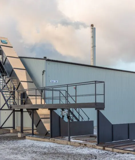 Biofuel loading conveyor